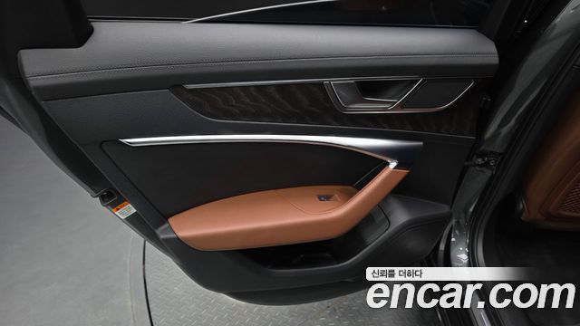 Audi A6 2022 — photo 15