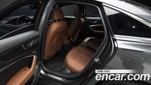 Audi A6 2022 — photo 16