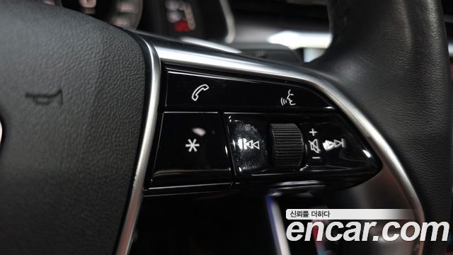 Audi A6 2022 — photo 31