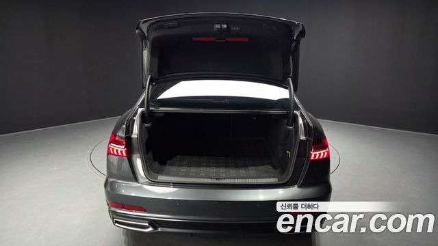 Audi A6 2022 — photo 35