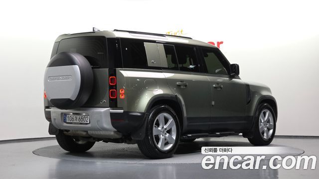 Land Rover Defender 2023 — photo 2