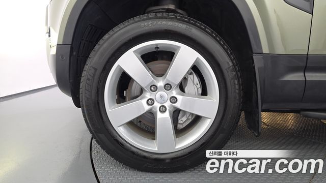 Land Rover Defender 2023 — photo 5