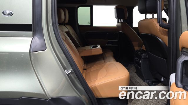 Land Rover Defender 2023 — photo 28