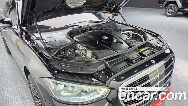 Mercedes-Benz S-Class 2022 — photo 6