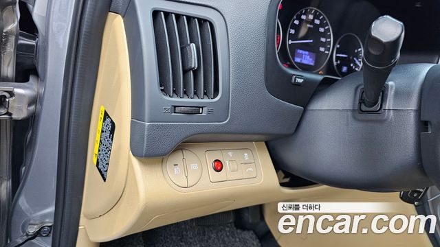 Hyundai Starex 2018 — photo 18