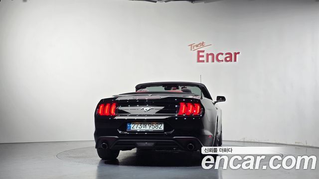 Ford Mustang 2021 — photo 4