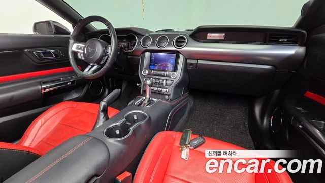 Ford Mustang 2021 — photo 10