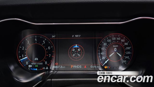 Ford Mustang 2021 — photo 11