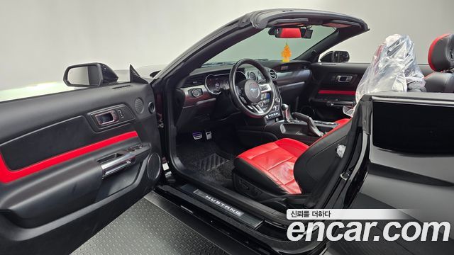 Ford Mustang 2021 — photo 13