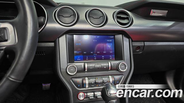 Ford Mustang 2021 — photo 18