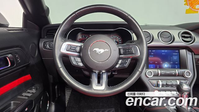 Ford Mustang 2021 — photo 19