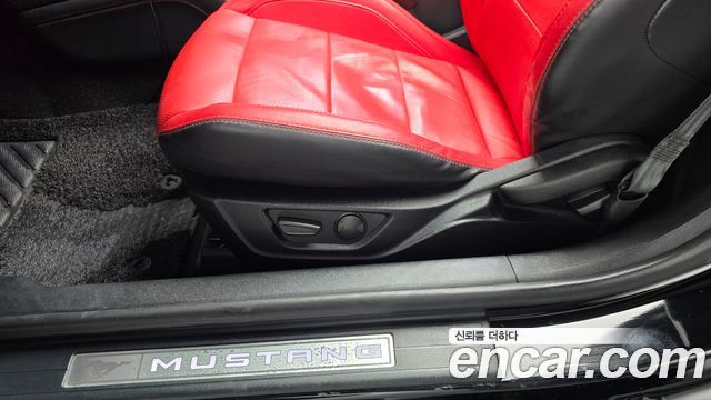 Ford Mustang 2021 — photo 29