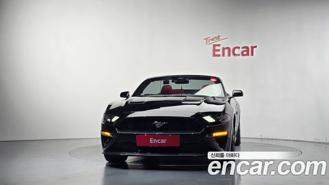 Ford Mustang 2021 — photo 32