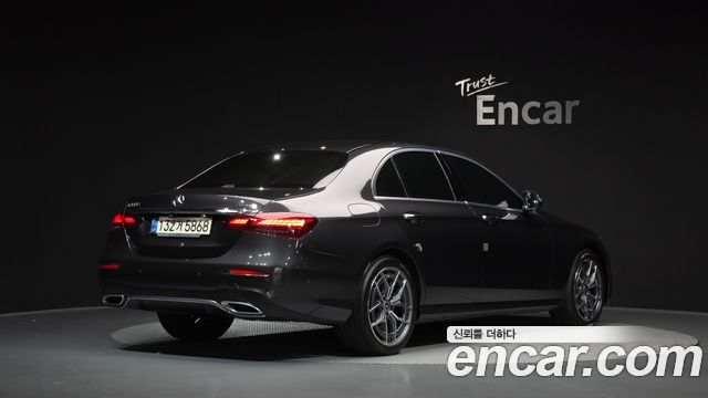 Mercedes-Benz E-Class 2021 — photo 2