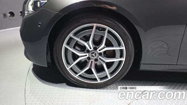 Mercedes-Benz E-Class 2021 — photo 5