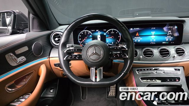 Mercedes-Benz E-Class 2021 — photo 19
