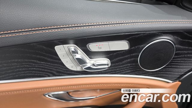 Mercedes-Benz E-Class 2021 — photo 28