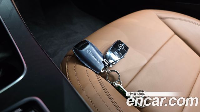 Mercedes-Benz E-Class 2021 — photo 29