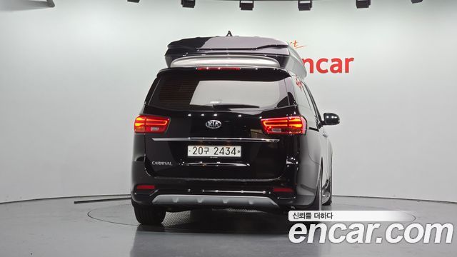 Kia Canival 2019 — photo 4