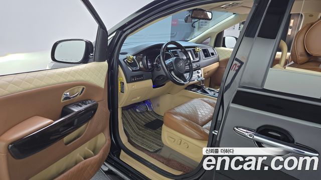 Kia Canival 2019 — photo 10