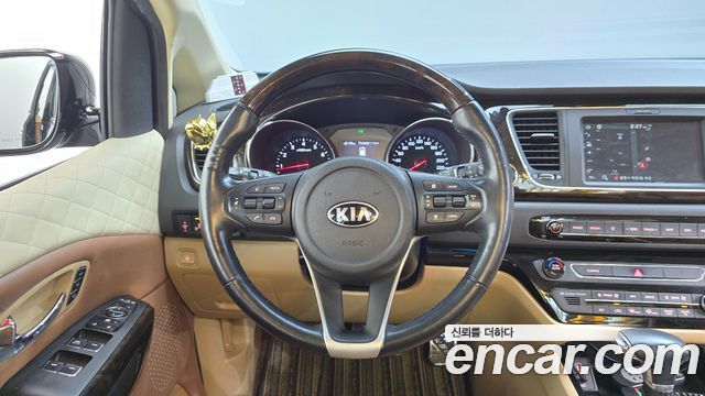 Kia Canival 2019 — photo 13