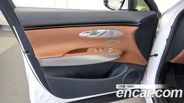 Genesis GV70 2021 — photo 14