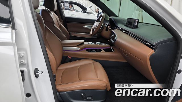 Genesis GV70 2021 — photo 16