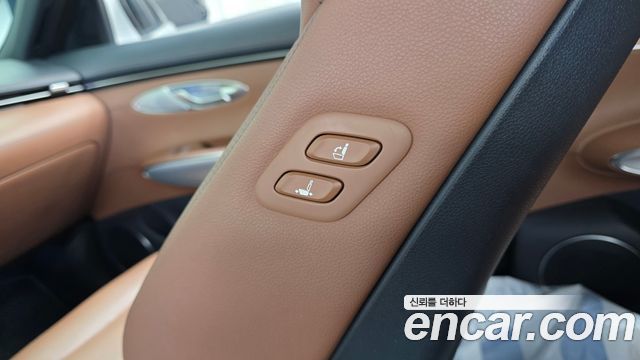 Genesis GV70 2021 — photo 32