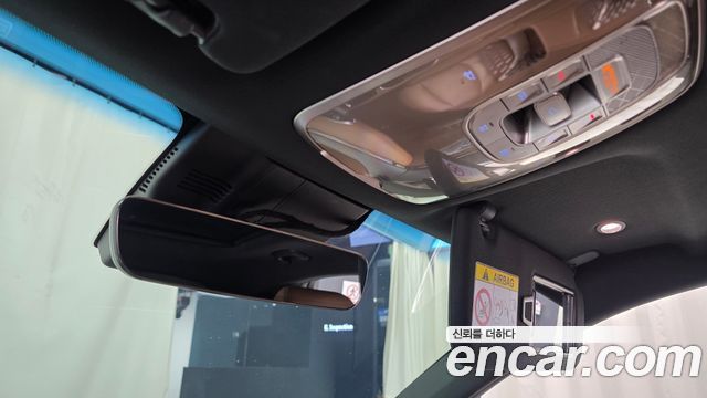 Genesis GV70 2021 — photo 33