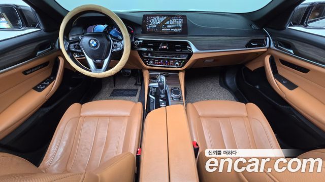 BMW 5-Series 2017 — photo 10
