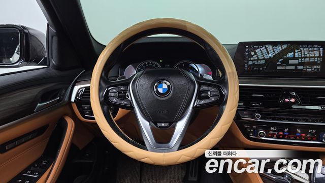 BMW 5-Series 2017 — photo 18