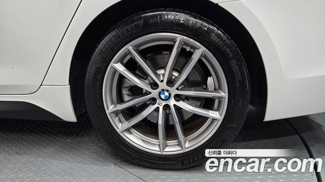 BMW 5-Series 2017 — photo 7