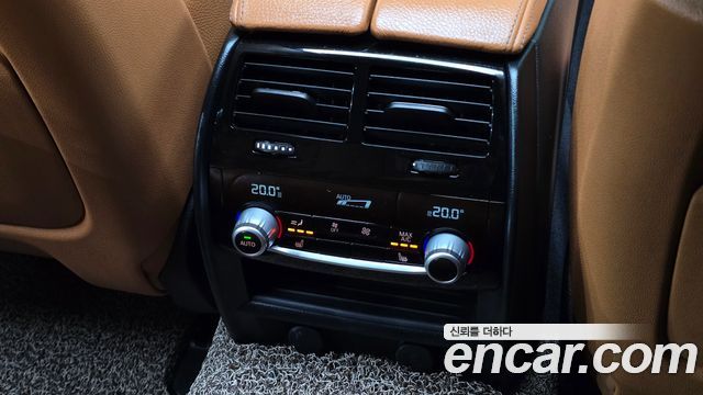 BMW 5-Series 2017 — photo 28