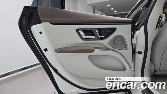 Mercedes-Benz EQS 2022 — photo 15
