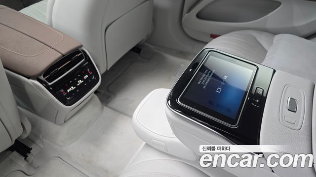 Mercedes-Benz EQS 2022 — photo 28