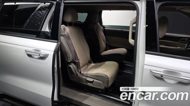 Kia Canival 2025 — photo 18