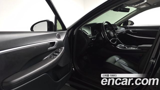 Hyundai Sonata 2022 — photo 13