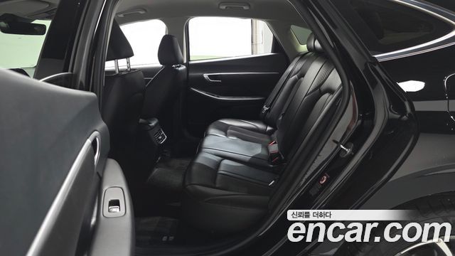 Hyundai Sonata 2022 — photo 18