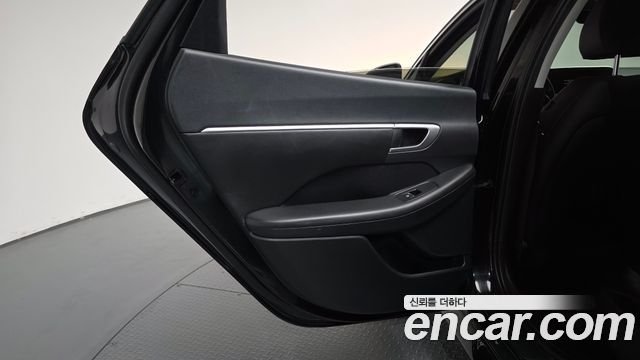 Hyundai Sonata 2022 — photo 15