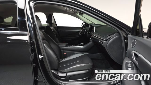 Hyundai Sonata 2022 — photo 16