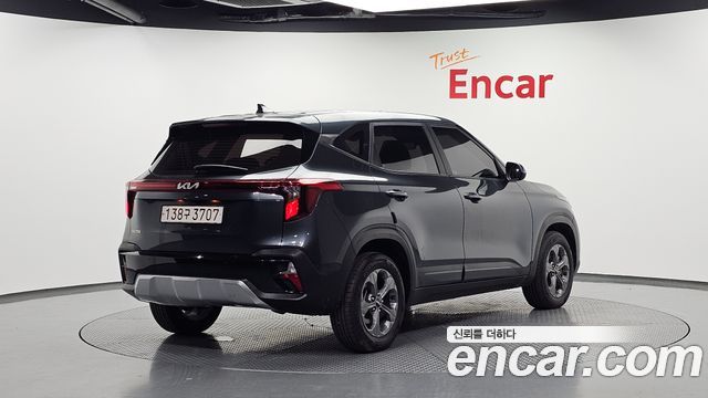 Kia Seltos 2023 — photo 2
