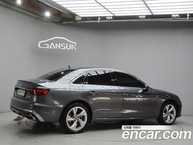 Audi A4 2021 — photo 4