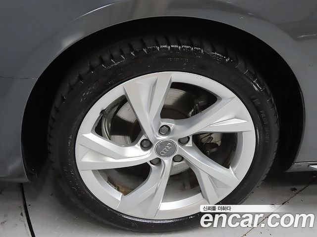 Audi A4 2021 — photo 5