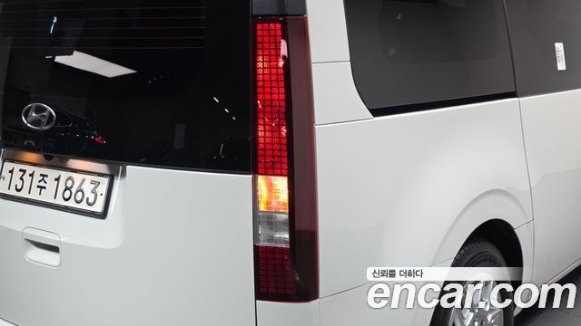 Hyundai Staria 2022 — photo 9