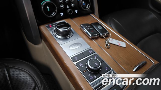 Land Rover Range Rover 2018 — photo 12