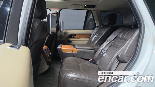 Land Rover Range Rover 2018 — photo 18