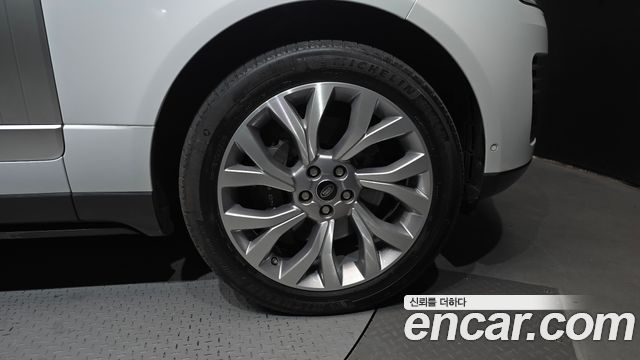 Land Rover Range Rover 2018 — photo 7