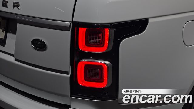 Land Rover Range Rover 2018 — photo 9