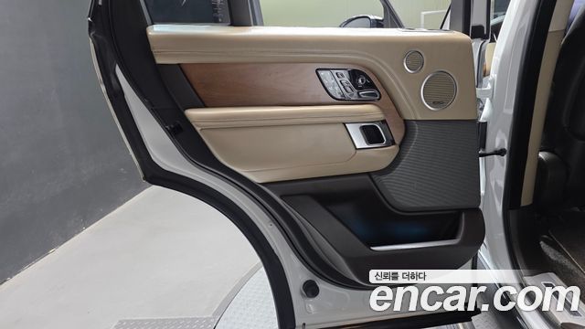 Land Rover Range Rover 2018 — photo 15