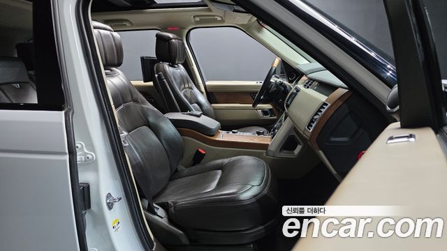 Land Rover Range Rover 2018 — photo 16